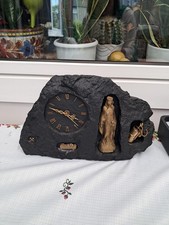 Kohlebrocken mit Uhrwerk -