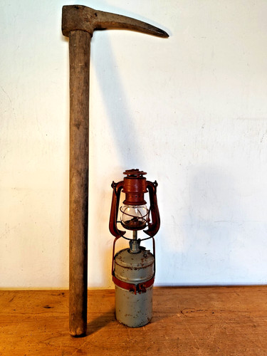 Bergbau keilhaue grubenlampe - bergbau,
